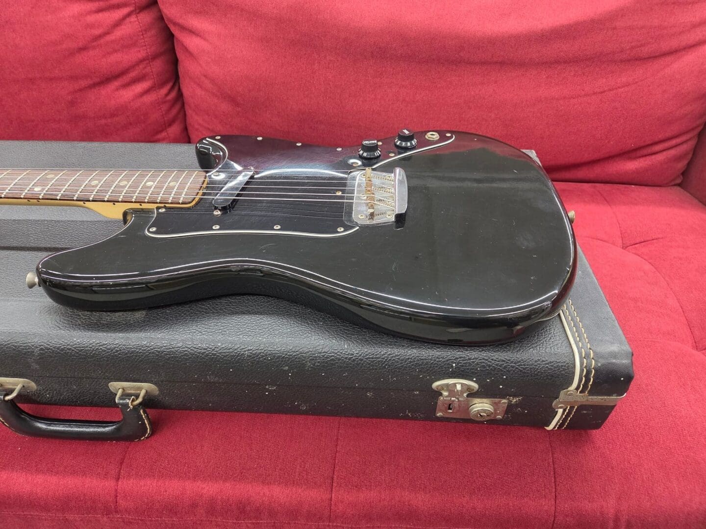 Fender Musicmaster with Rosewood Fretboard 1978 with Case and Hang Tag - Black - Image 10