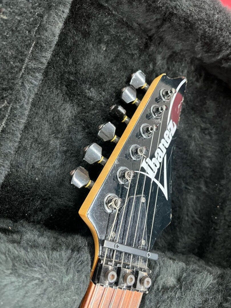 Ibanez RG570 Made in Japan 1990 - Blue W/ Hard Case - Image 15