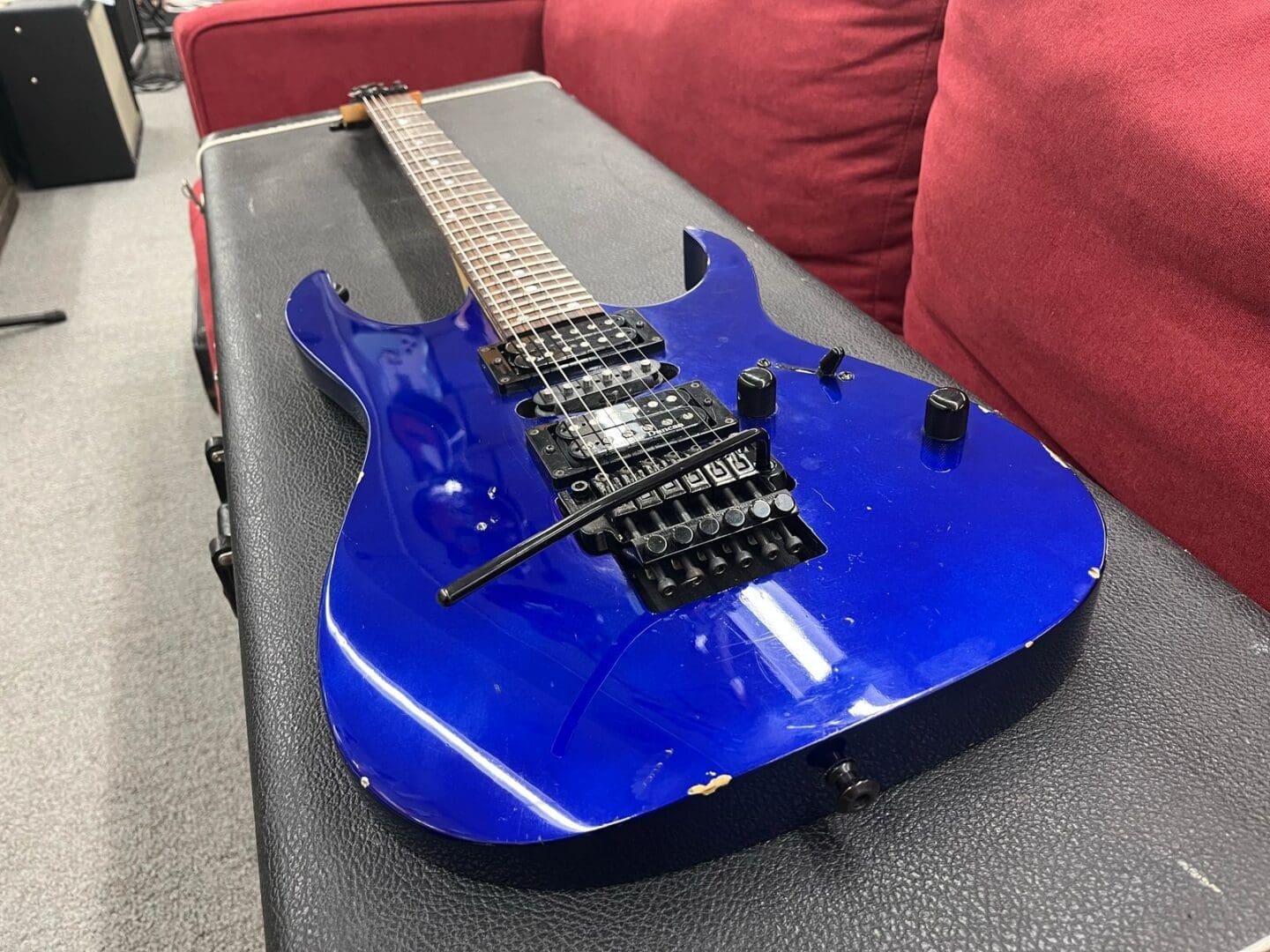 Ibanez RG570 Made in Japan 1990 - Blue W/ Hard Case - Image 17