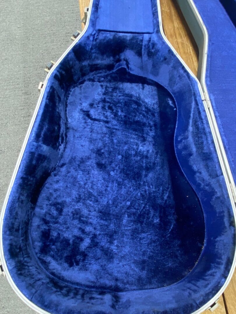 Vintage Martin Hardshell Dreadnought Case 1970's - Blue - Image 10