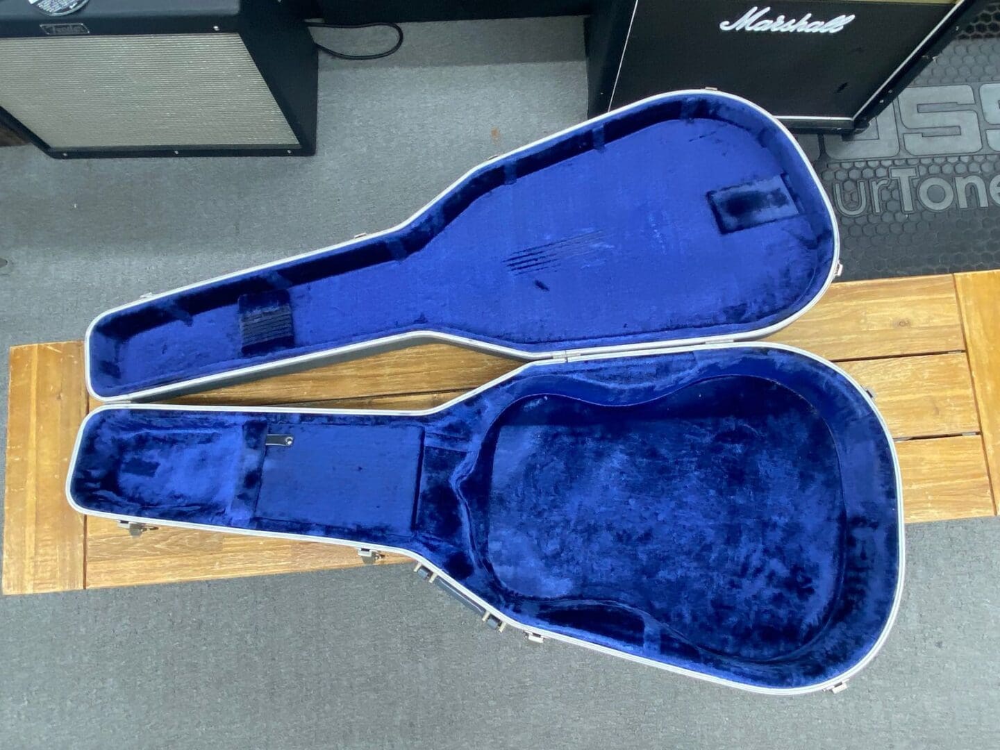Vintage Martin Hardshell Dreadnought Case 1970's - Blue - Image 12