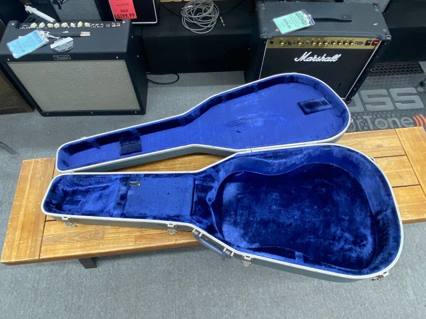 Vintage Martin Hardshell Dreadnought Case 1970's - Blue - Image 15