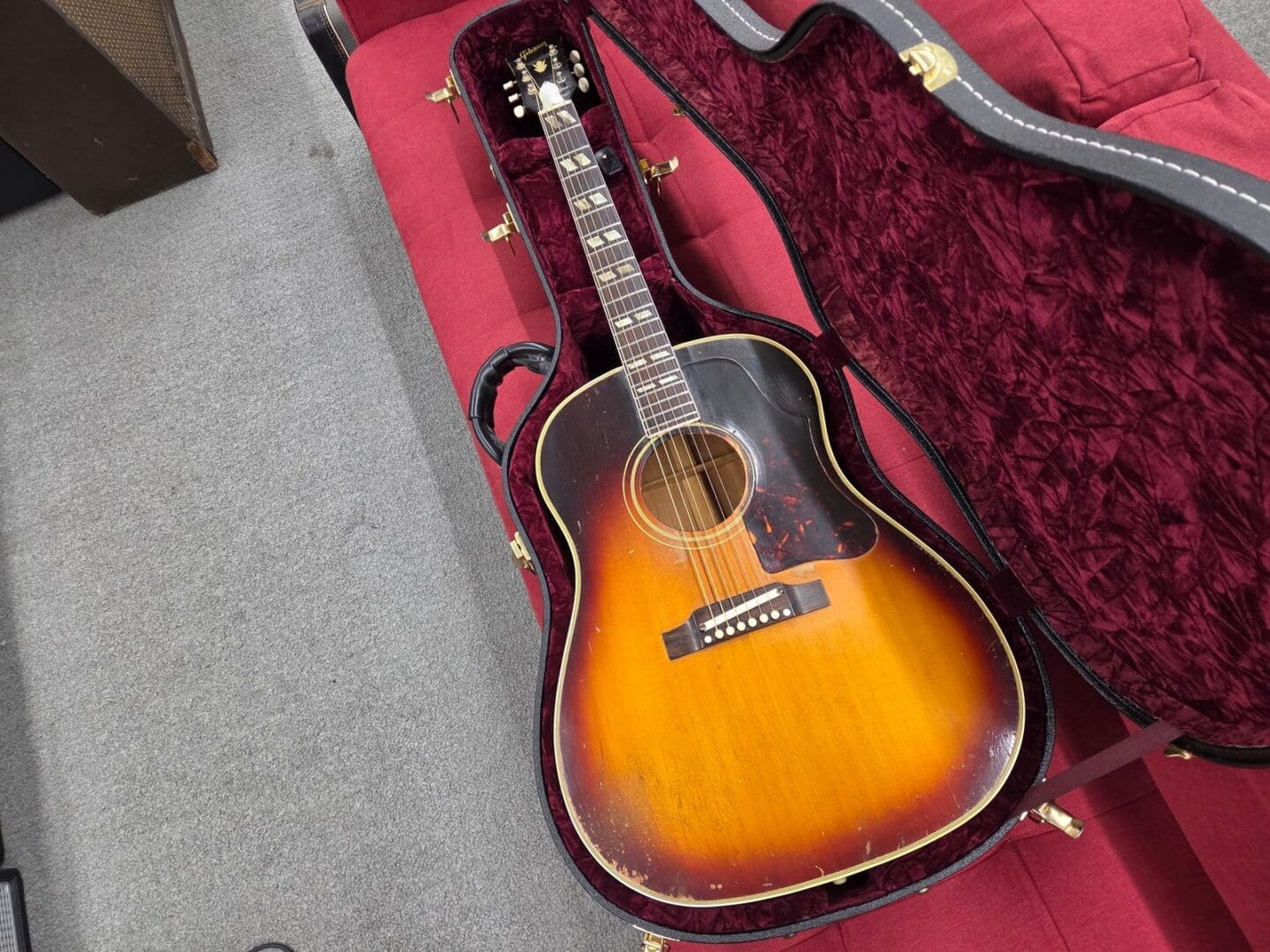 Gibson Southern Jumbo Acoustic Guitar with Case 1962 - Sunburnt