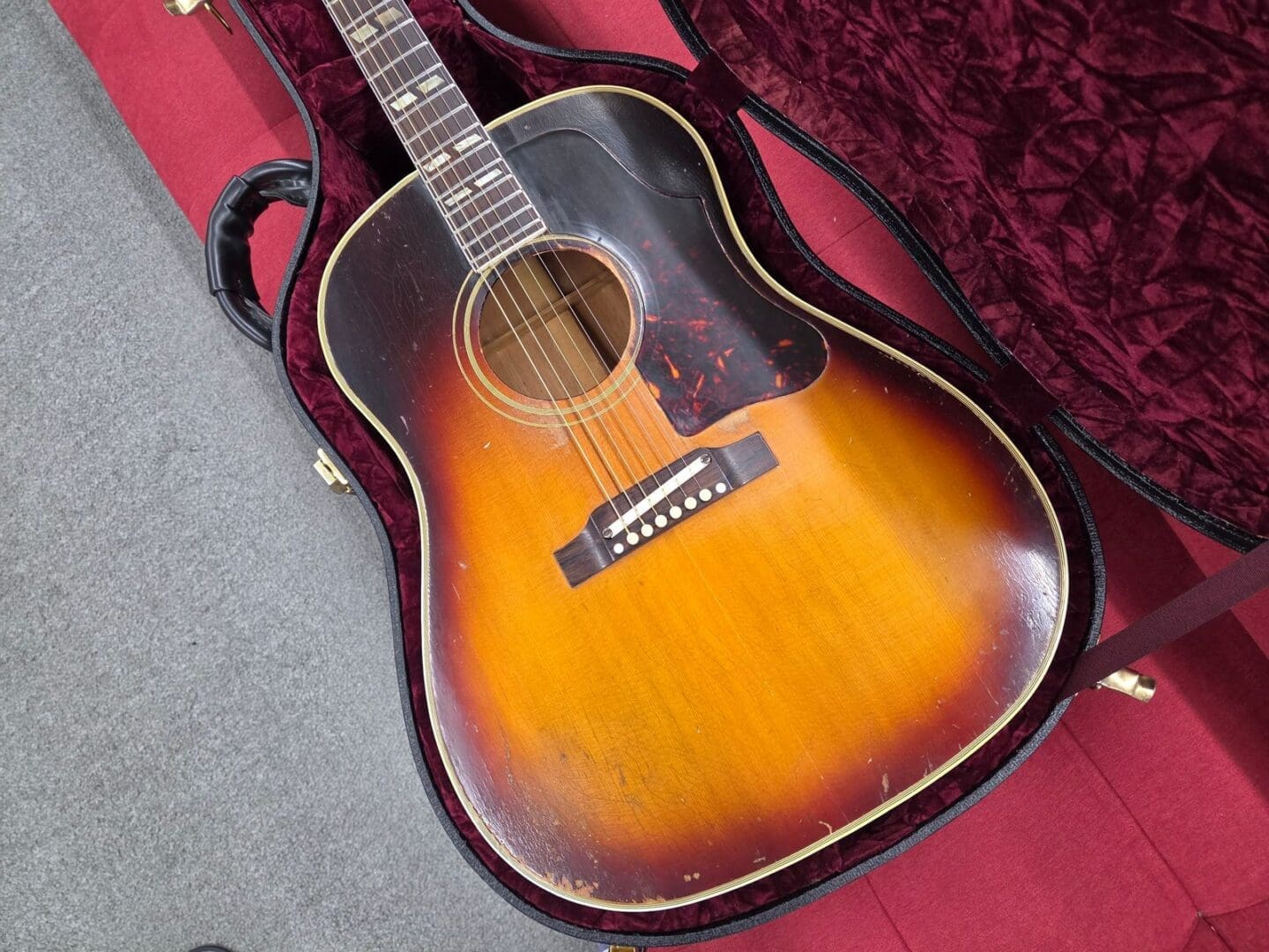 Gibson Southern Jumbo Acoustic Guitar with Case 1962 - Sunburnt - Image 4
